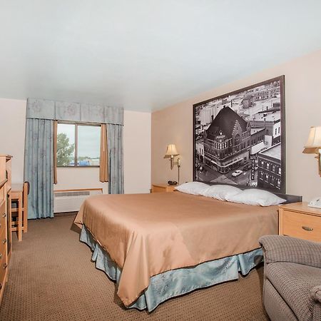 Super 8 By Wyndham Monroe Wi Hotell Eksteriør bilde