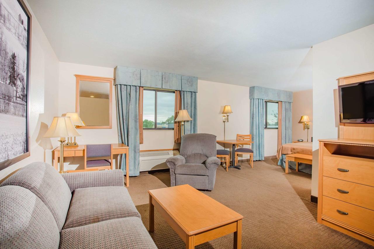 Super 8 By Wyndham Monroe Wi Hotell Eksteriør bilde